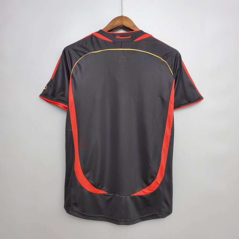 Milan 06/07 - Retro