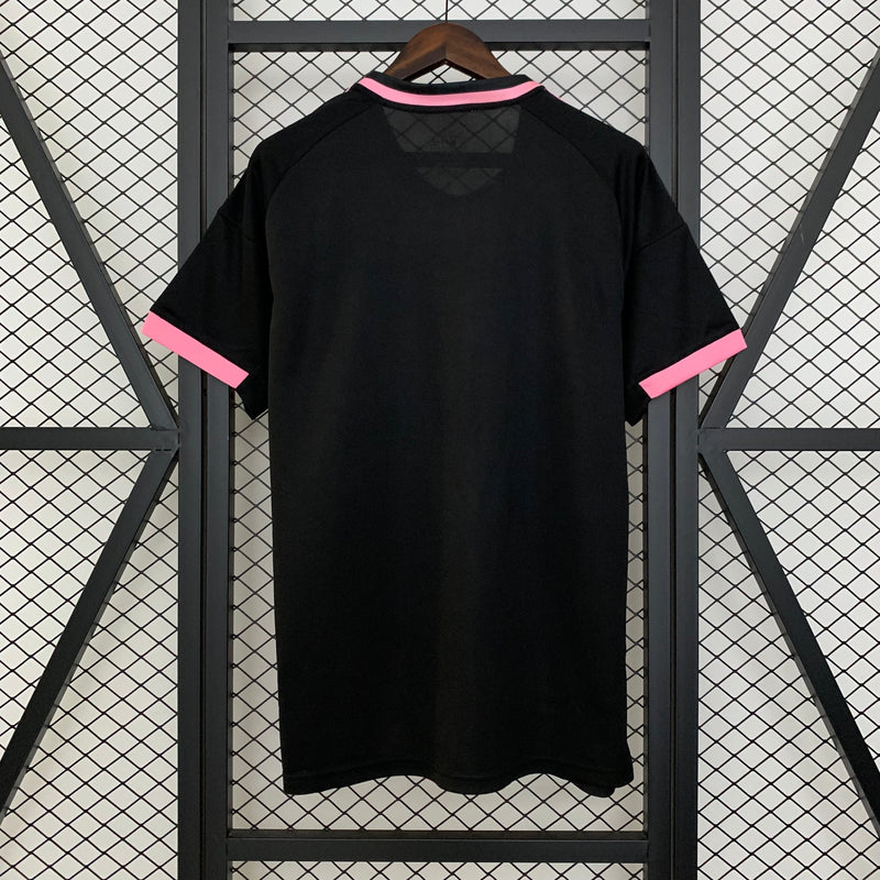 Real Madrid Special Edition - "Pink Kingsnake"